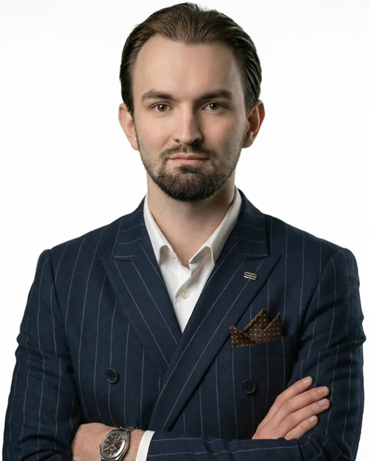 Максим Попцов